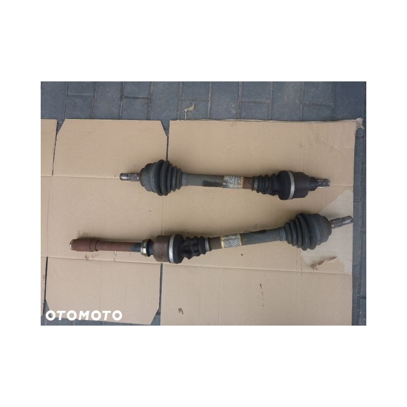 PÓŁOŚ PRAWA CITROEN C4 1.6 VTI 2009-11 AUTOMAT