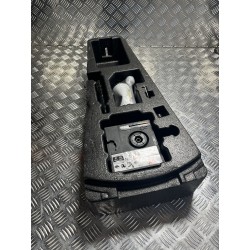 WKŁAD BAGAŻNIKA ZESTAW NAPRAWCZY SKODA KAROQ 17- 575012109E
