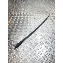 LISTWA SZYBY CZOŁOWEJ LEWA SKODA KAROQ 17- 57A854327A
