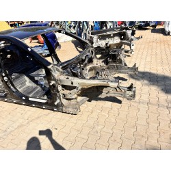 PODŁUŻNICA PRAWA ĆWIARTKA PRZÓD MERCEDES W213 16- SEDAN LAKIER 040
