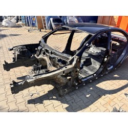 PODŁUŻNICA LEWA ĆWIARTKA PRZÓD MERCEDES W213 16- SEDAN LAKIER 040