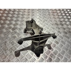 ŁAPA INTERCOOLERA MERCEDES W213 350E 16- 2.0 CGI HYBRYDA