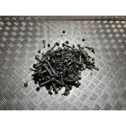 ŚRUBY ŚRUBKI NAKRĘTKI Z DEMONTAŻU INFINITI Q30 15-