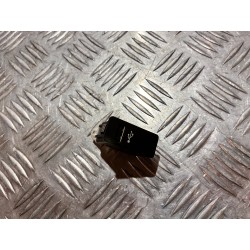 PANEL GNIAZDO PORT USB BMW I3 I01 LCI