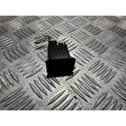 GNIAZDO PORT USB AUX NISSAN JUKE II F16 19-