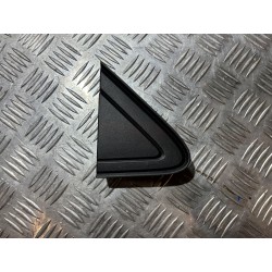 TRÓJKĄT DRZWI PRAWY PRZÓD DACIA SANDERO III 21-