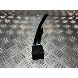 GNIAZDO PORT USB AUX HYUNDAI I30 III 16-