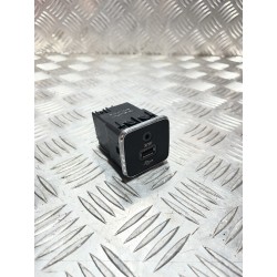 GNIAZDO PORT USB JEEP COMPASS II 2 16- 53223309