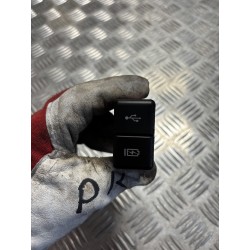 GNIAZDO PORT USB SUZUKI e VITARA 25- E-VITARA