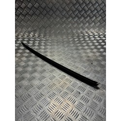 LISTWA SZYBY CZOŁOWEJ PRAWA AUDI A5 F5 II 16- 8W6854328B