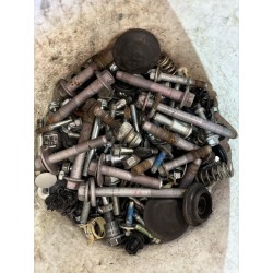 ŚRUBY ŚRUBKI NAKRĘTKI Z DEMONTAŻU SUZUKI SWIFT MK9 24-