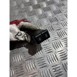GNIAZDO PORT USB SUZUKI SWIFT MK9 24-