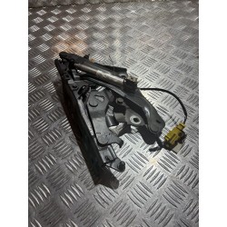 ZAWIAS MASKI LEWY NABÓJ AUDI Q5 II FY 80A 16- 80A823301B
