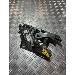 ZAWIAS MASKI PRAWY NABÓJ AUDI Q5 II FY 80A 16- 80A823302B
