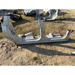 PRÓG PRAWY ĆWIARTKA DACIA JOGGER 22-