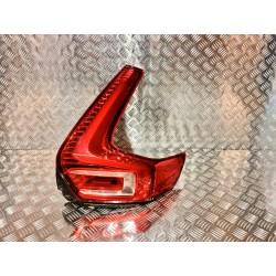 LAMPA PRAWY TYŁ TYLNA VOLVO XC40 17-
