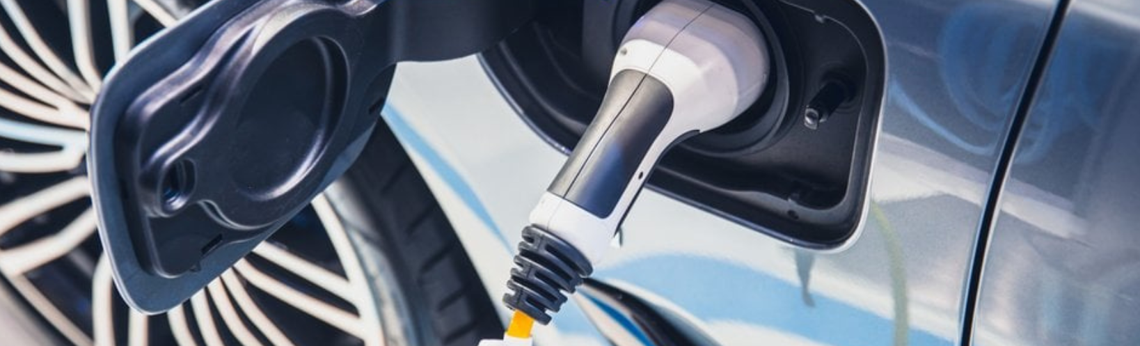 Elektryczne używki na fali – jak bezpiecznie kupić używany samochód elektryczny w 2025 roku?