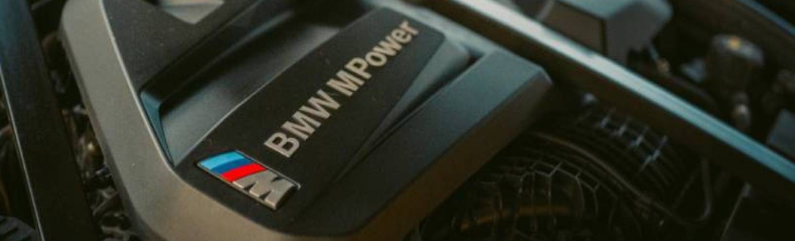 Części samochodowe z demontażu do najpopularniejszych marek – gdzie szukać sprawdzonych elementów?