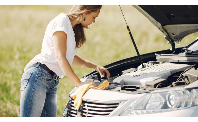 Gdzie wlać płyn do spryskiwaczy? Prosta instrukcja dla każdego kierowcy