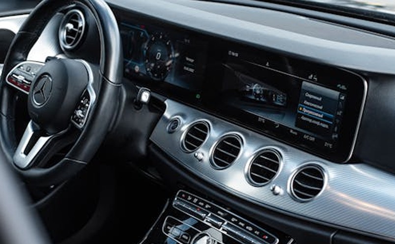 Wzmacniacze samochodowe fabryczne: co musisz wiedzieć o wzmacniaczach w autach